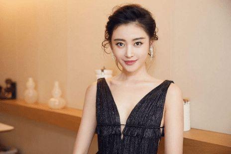 女主爆料进娱乐圈却红了